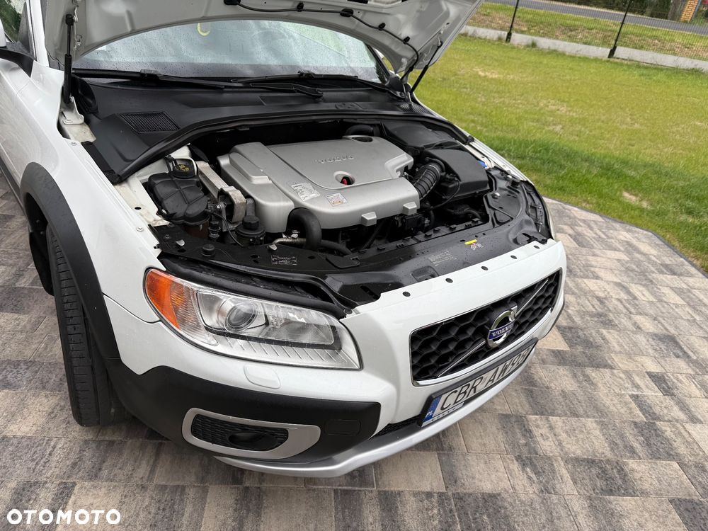 Volvo XC 70 D5 AWD Momentum - 32
