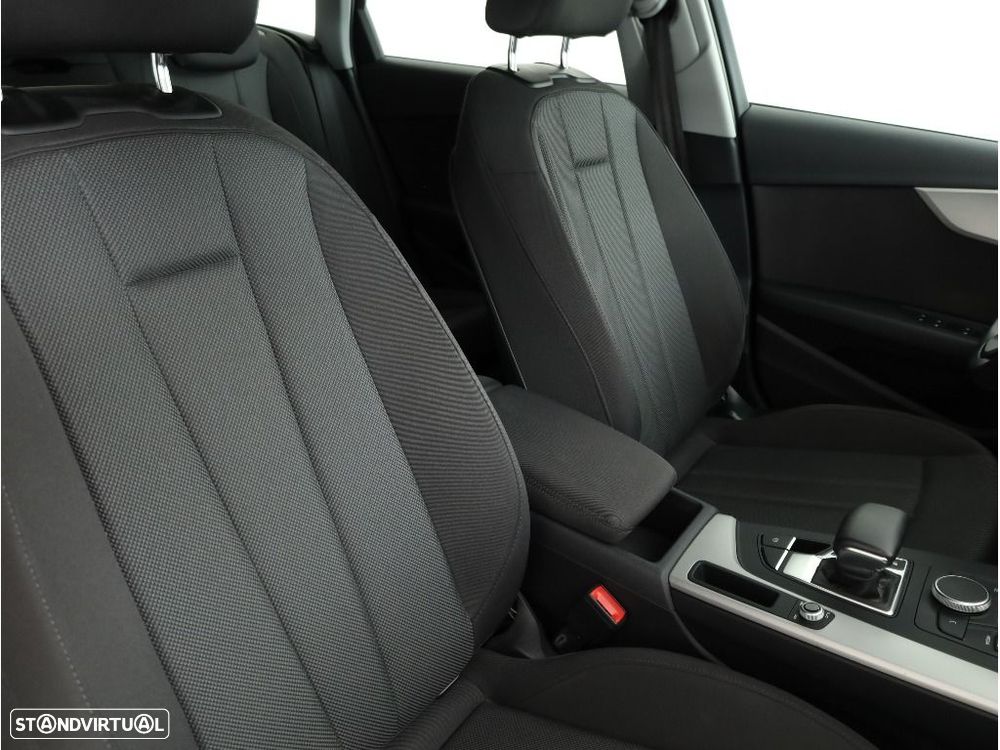 Audi A4 Avant 35 TDI S tronic - 16