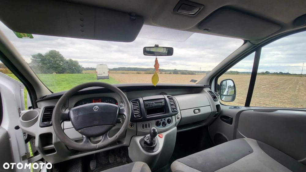Renault TRAFIC - 12