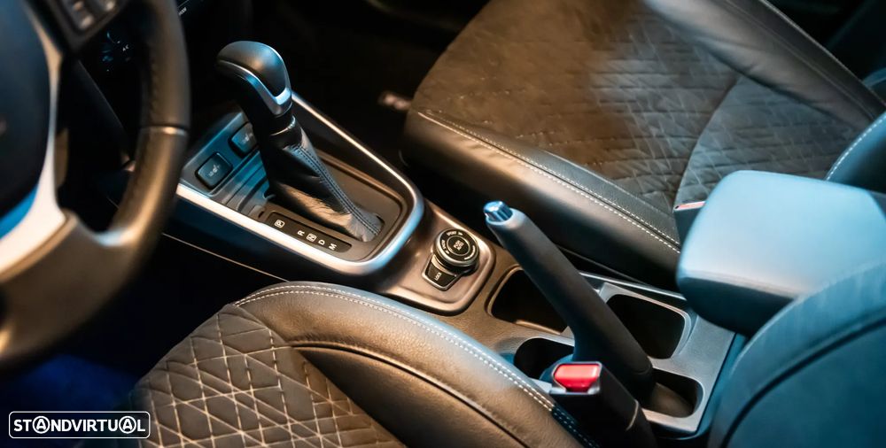 Suzuki Vitara 1.5L AGS GLX 4WD Strong Hybrid - 38