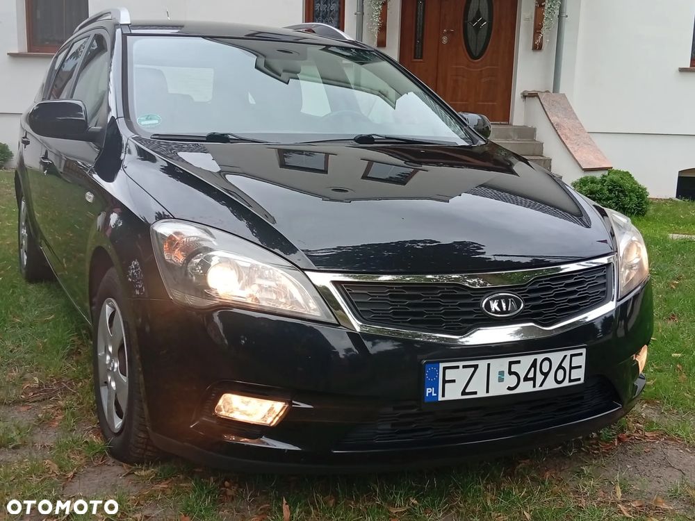Kia Ceed - 13