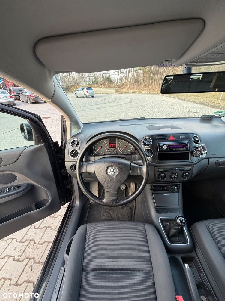 Volkswagen Golf 1.6 FSI Trendline - 11