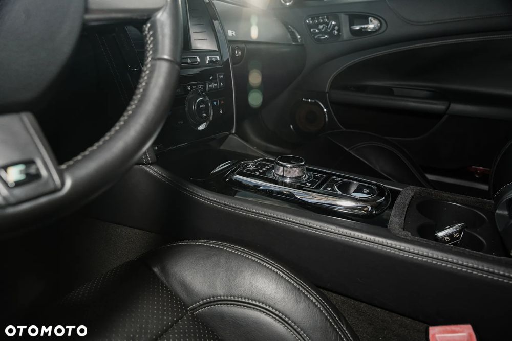 Jaguar XK XKR - 9