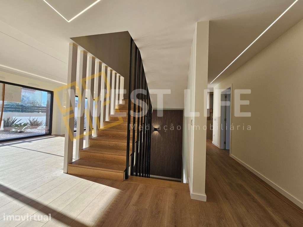 Moradia T4 com 3 suítes junto ao centro da Vila de Mafra - NOVO - Grande imagem: 5/26