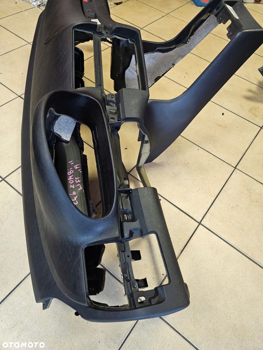 DESKA KONSOLA KOKPIT BMW E46 KOMBI TURING 02 - 1