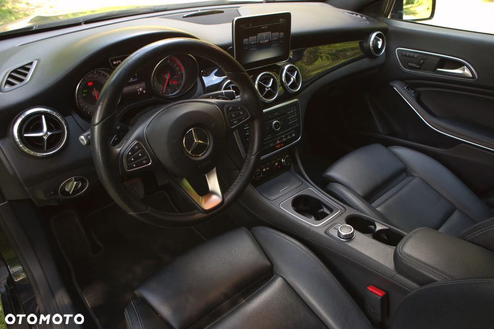 Mercedes-Benz CLA 250 4-Matic Sport - 16