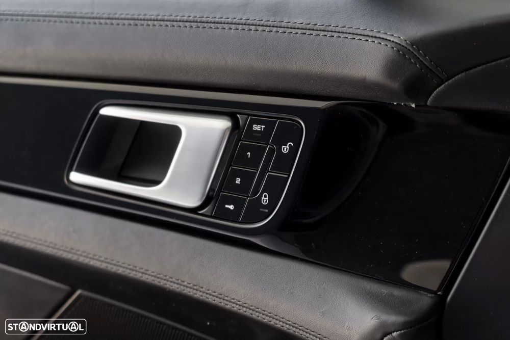 Porsche Panamera 4 E-Hybrid - 18