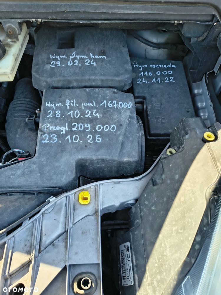 Ford Grand C-MAX 2.0 TDCi Titanium - 37