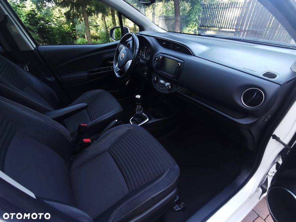Toyota Yaris 1.33 VVT-i Lounge - 12