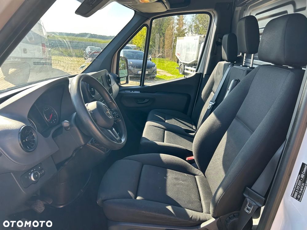 Mercedes-Benz SPRINTER - 10