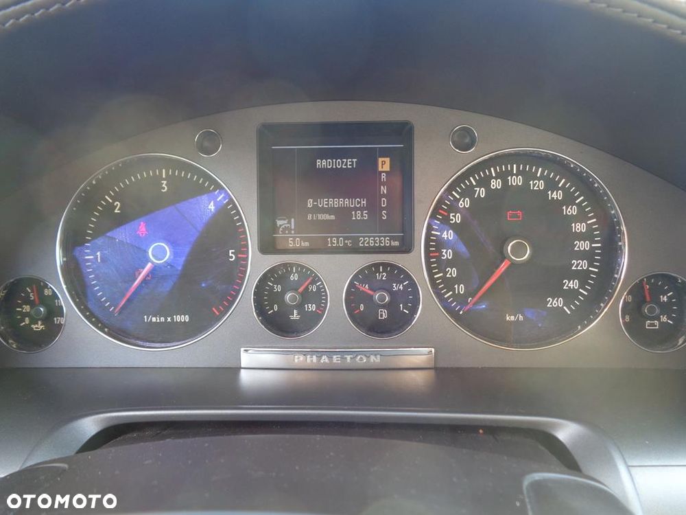 Volkswagen Phaeton 3.0 V6 TDI 4Mot (5 os.) - 25