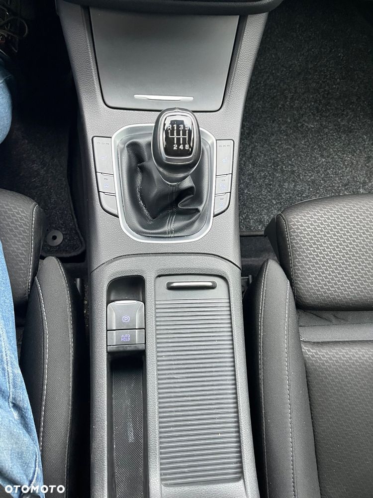 Hyundai i30 1.6 CRDI 48V-Hybrid Trend - 31