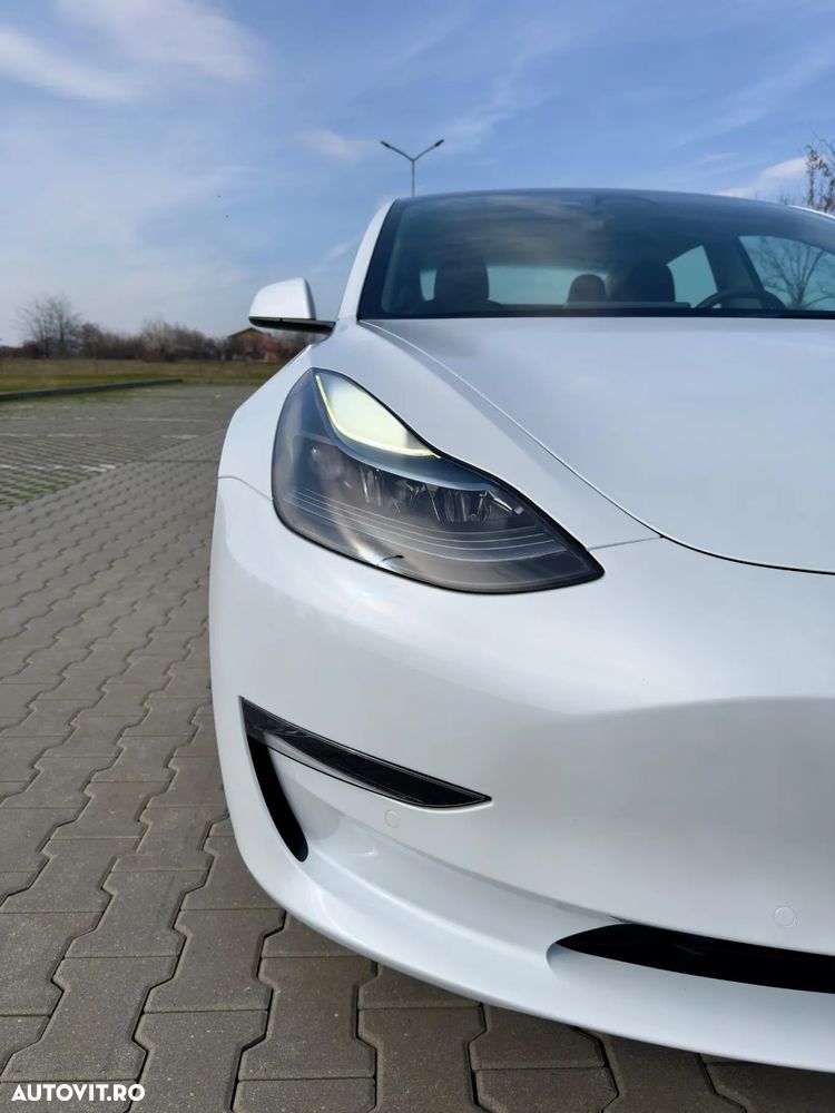 Tesla Model 3 Long Range - 4