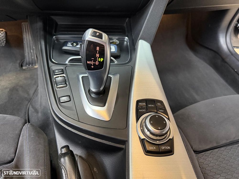 BMW 320 d Pack M Auto - 26