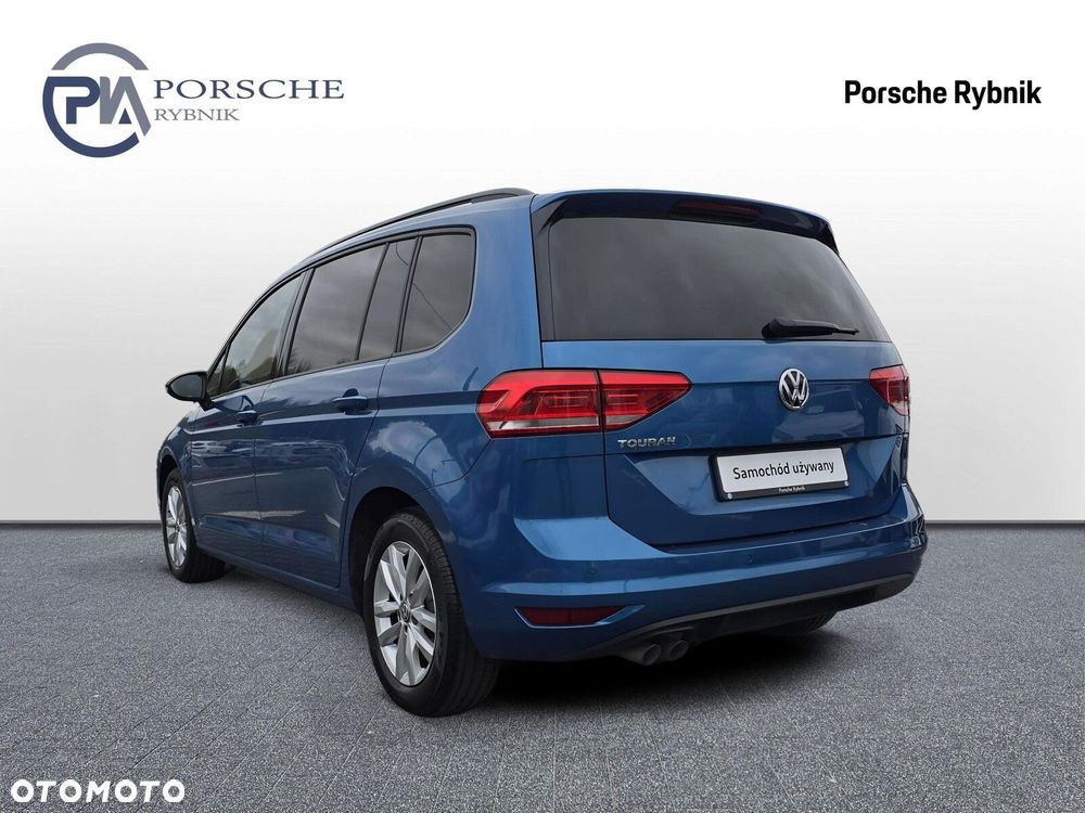 Volkswagen Touran - 4