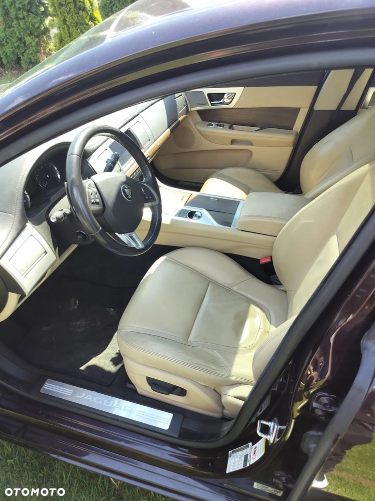 Jaguar XF - 7
