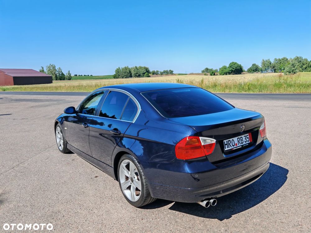 BMW Seria 3 325i - 4