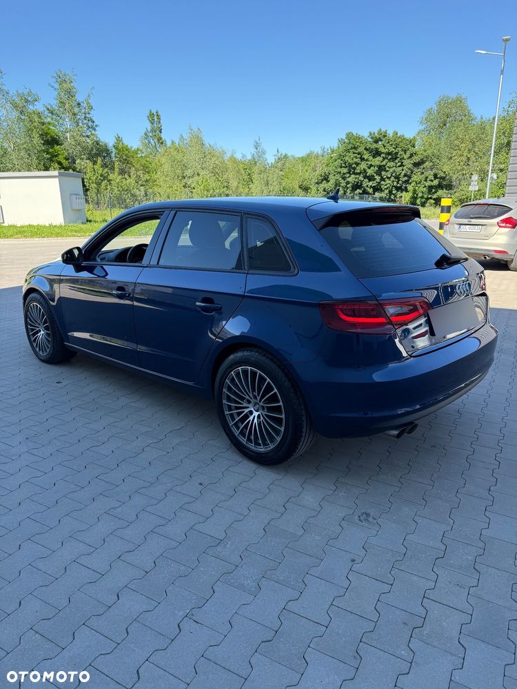 Audi A3 Sportback 2.0 TDI Ambiente - 8