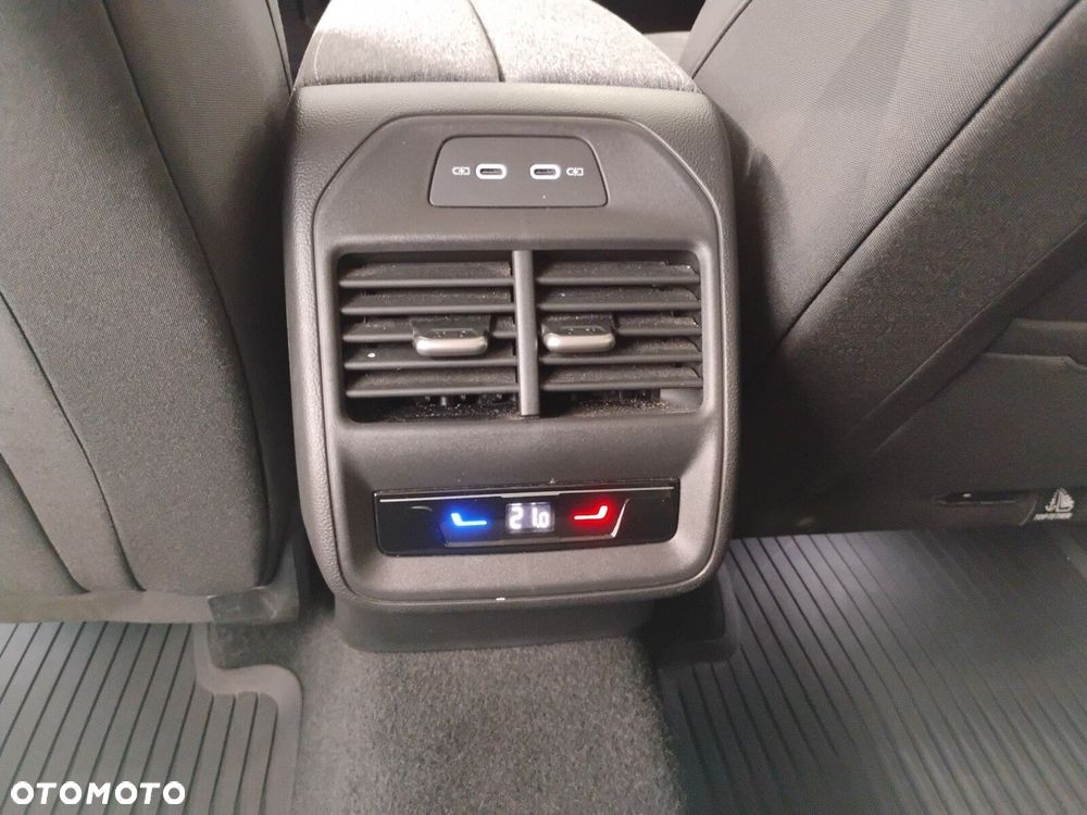 Skoda Superb 2.0 TDI SCR Selection DSG - 33