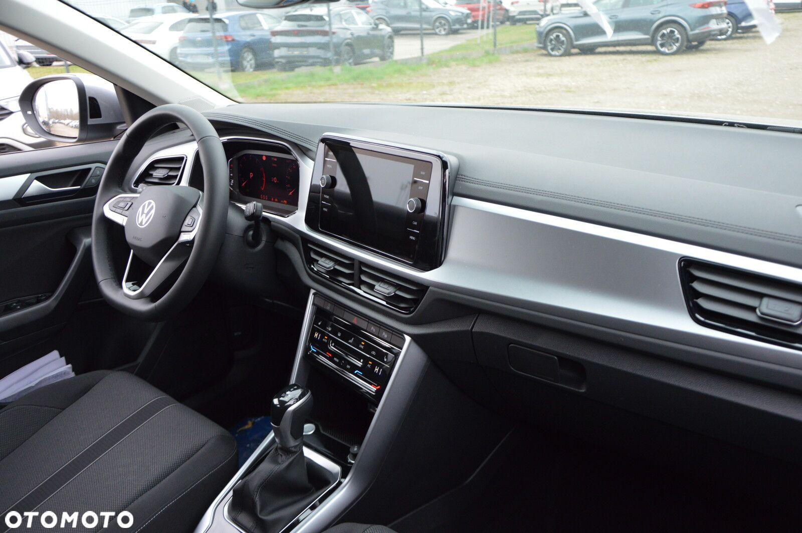Volkswagen T-Roc - 12