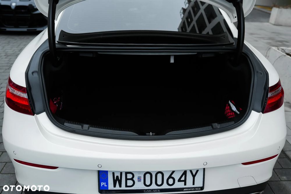 Mercedes-Benz Klasa E 400 4Matic 9G-TRONIC AMG Line - 27