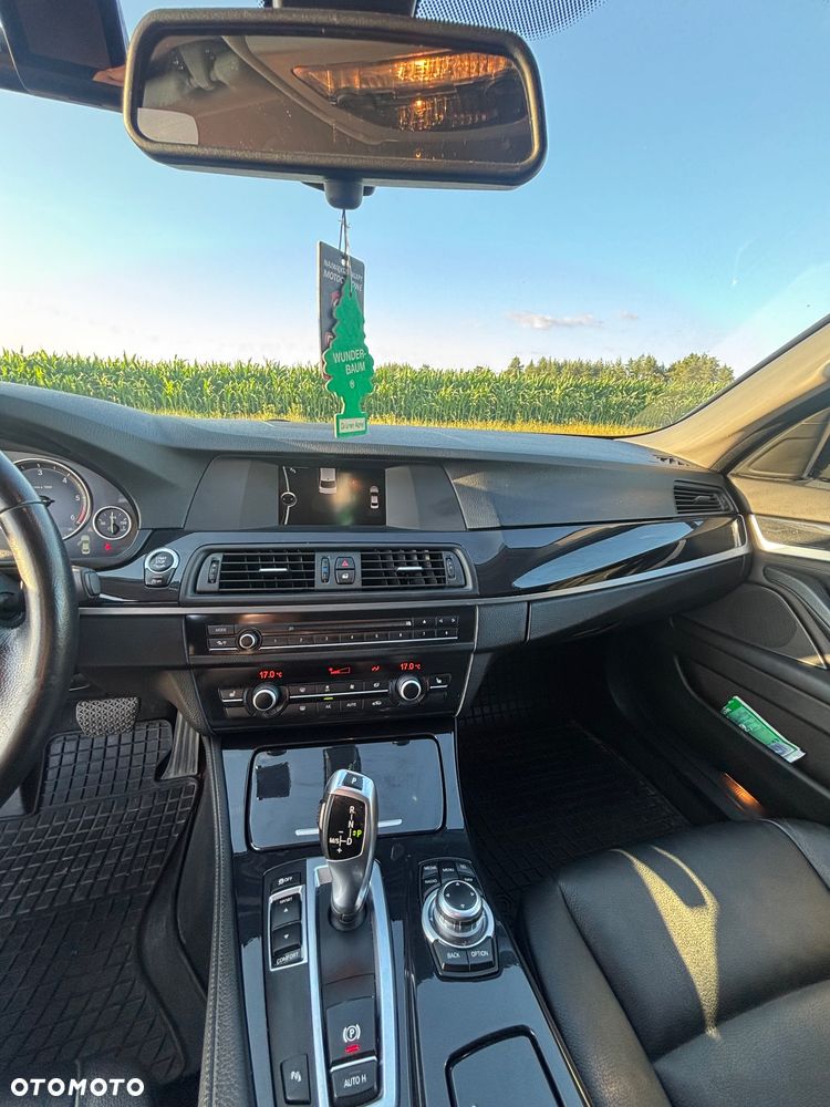 BMW Seria 5 520d xDrive - 9