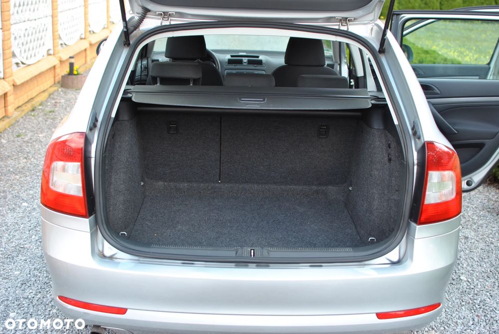 Skoda Octavia 1.6 Ambiente - 18