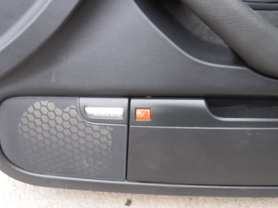 Audi A8 D3 Lift   tapicerki boczki drzwi bose EUROPA komplet - 10