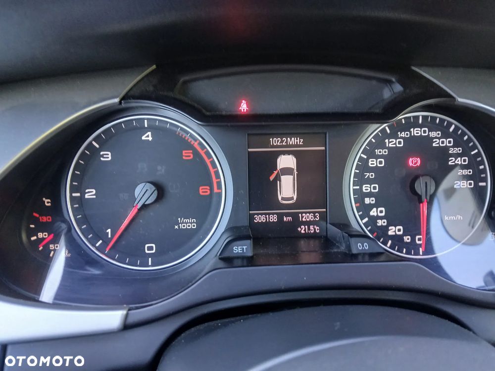 Audi A4 Avant 2.0 TDI - 8