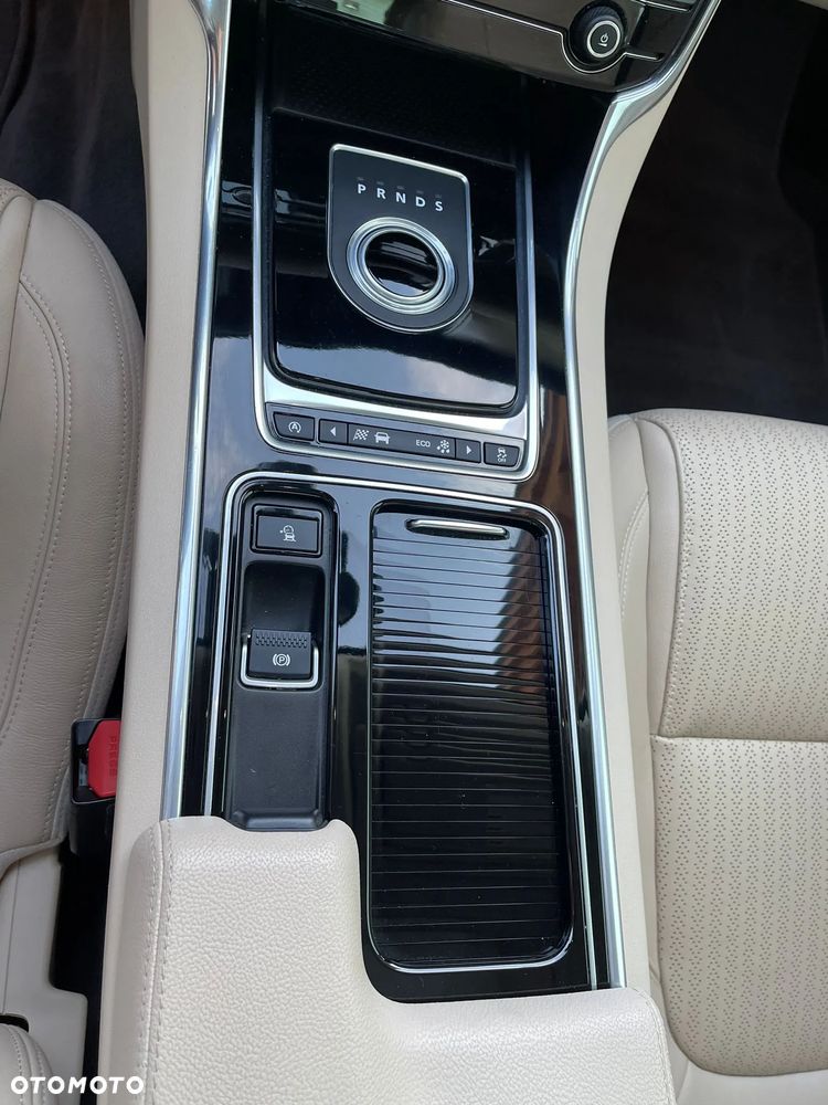 Jaguar XF 3.0 V6 S - 20