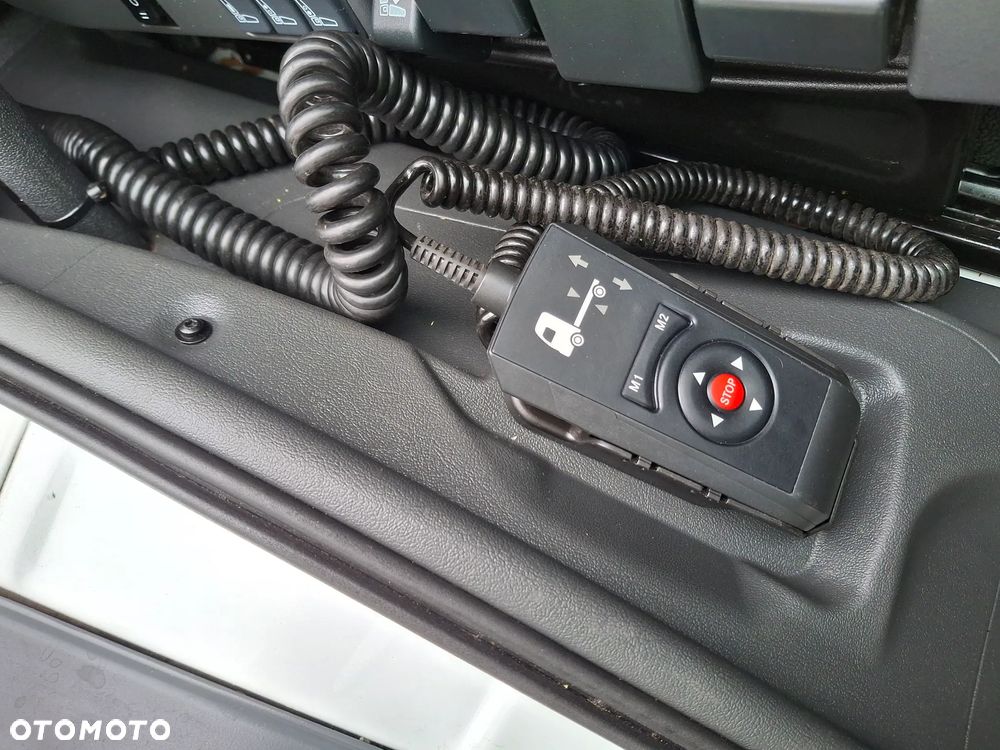 Mercedes-Benz Atego 1523 Zamiatarka EURO 6 PM10 Schmidt Street King 660 2 Silniki Szczotki L/R Na Poduszkach Kamery Automatyczna Skrzynia Pojazd Specjalny - 27