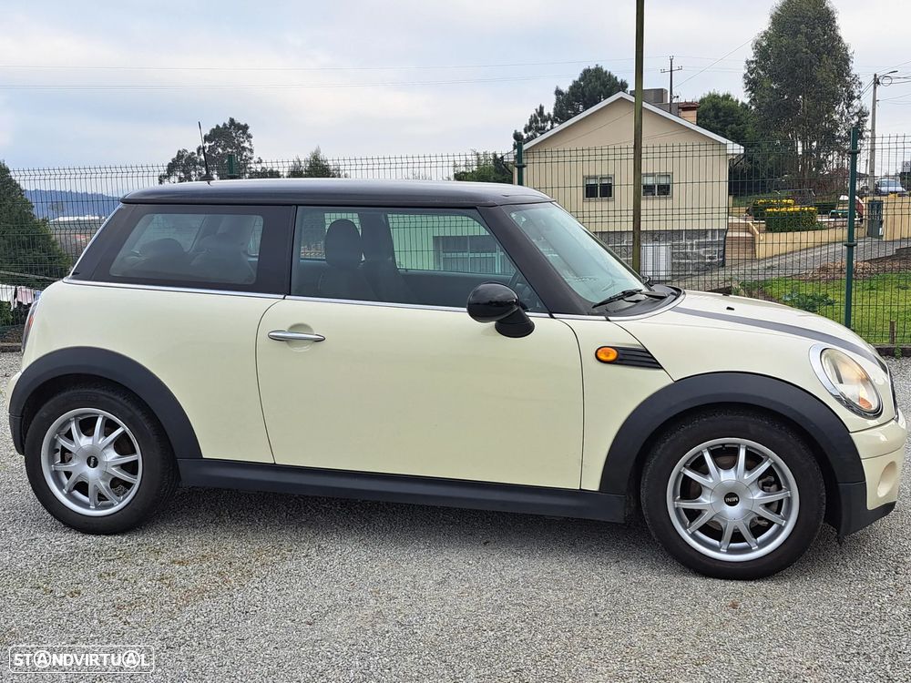 MINI 3 Portas Cooper D - 2