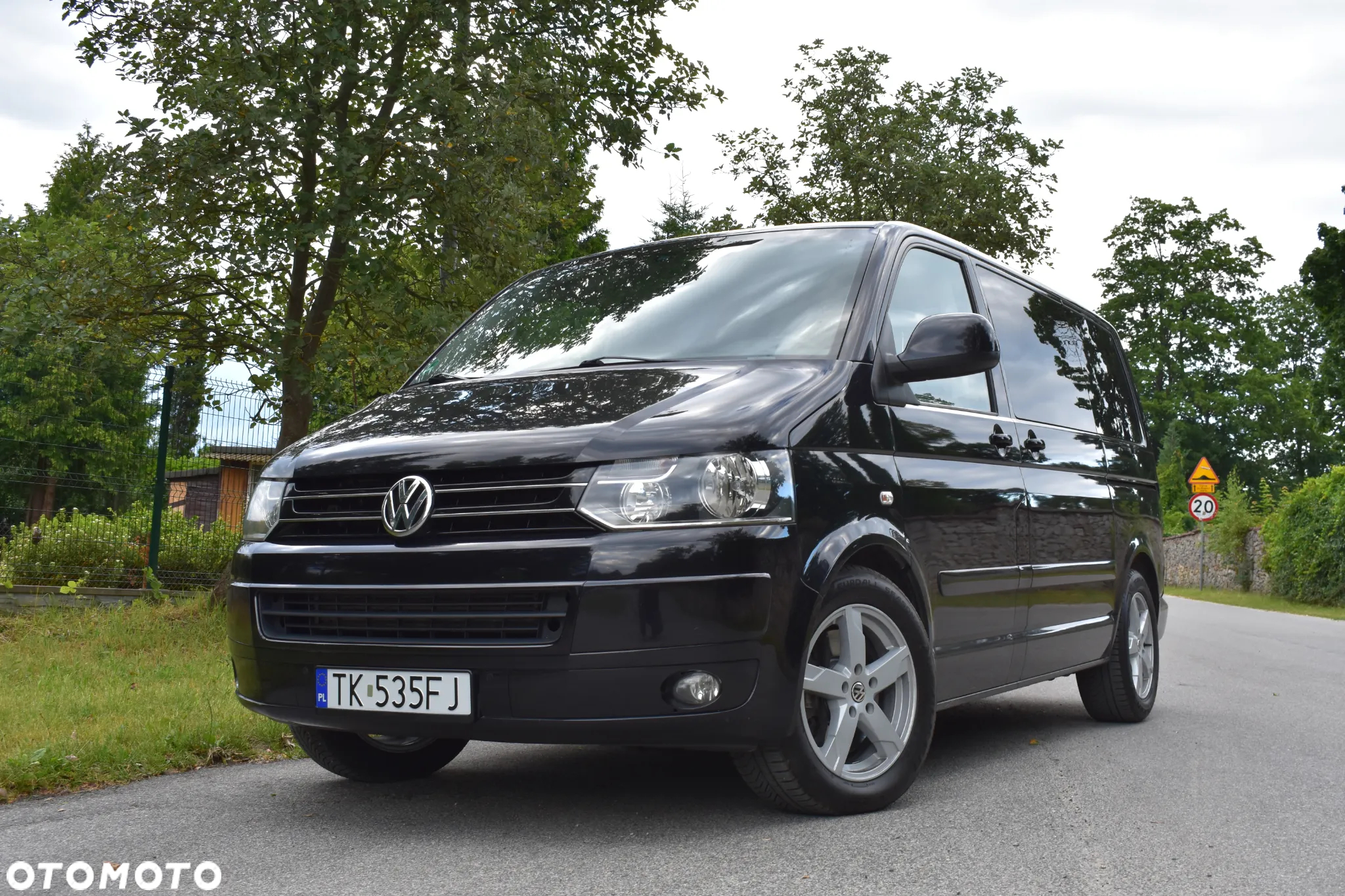 Volkswagen Multivan - 23