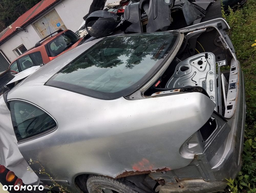 Mercedes CLK C208 (97-99r.) 2.0B 136KM. Silnik 111945 Skrzynia 717417 lakier 744. Cały na części GWARANCJA !!!  Przód Tył Zestaw Komplet Drzwi Klapa Zderzak Błotnik Maska Grill Atrapa Szyba Pas Lampa Lusterko Boczki Fotel Kanapa Kokpit Deska Rozdzielcza Przełącznik Włącznik Sterownik Przewody Wiązka Instalacja Moduł Komputer Czujnik Listwa Pompa Alternator Wtryski Głowica Rozrusznik Kompresor Sprzęgło Dwumas Silnik Skrzynia ABS Klimatyzacji Paliwa Wspomagania Kolektor Turbina Przepustnica Zawór Chłodnica Koło Hak Belka Sanki Zawieszenie Mcpherson Półoś Amortyzator Wydech Tłumik Zacisk Most - 3