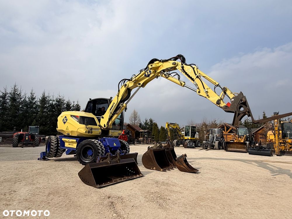 Mecalac Koparka 14 ton MECALAC 15 MWR koparko-ładowarka 3 łyżki widły 1 wł Centr.smarowanie Opony na BLIŹNIAKU 80%Camso ładowarka 714 12MTX 4x4 skrętne KLIMA kabina Premium silnik 146KM DEUTZ szybka 35km/h - 40