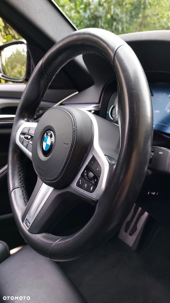 BMW Seria 5 518d M Sport - 26