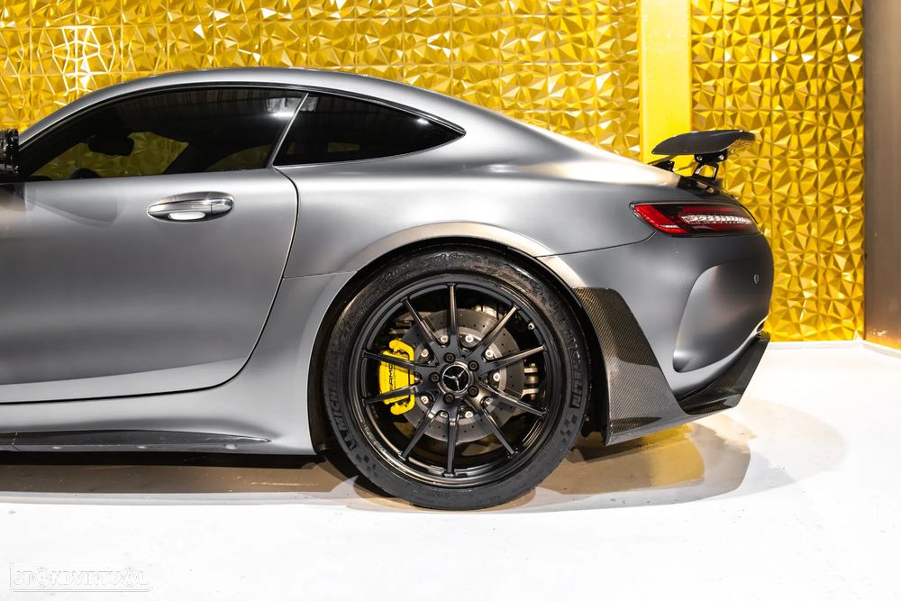Mercedes-Benz AMG GT R - 23
