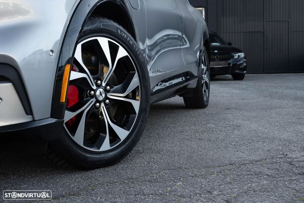 Ford Mustang Mach-E Premium AWD - 3