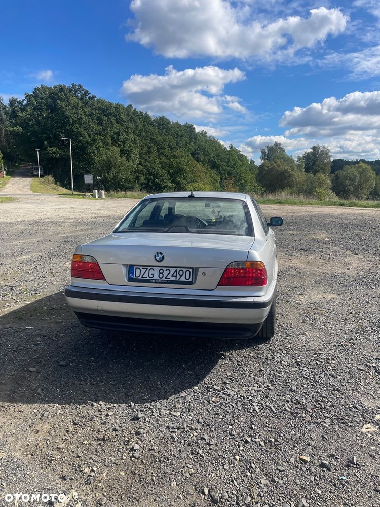 BMW Seria 7 728i L - 5