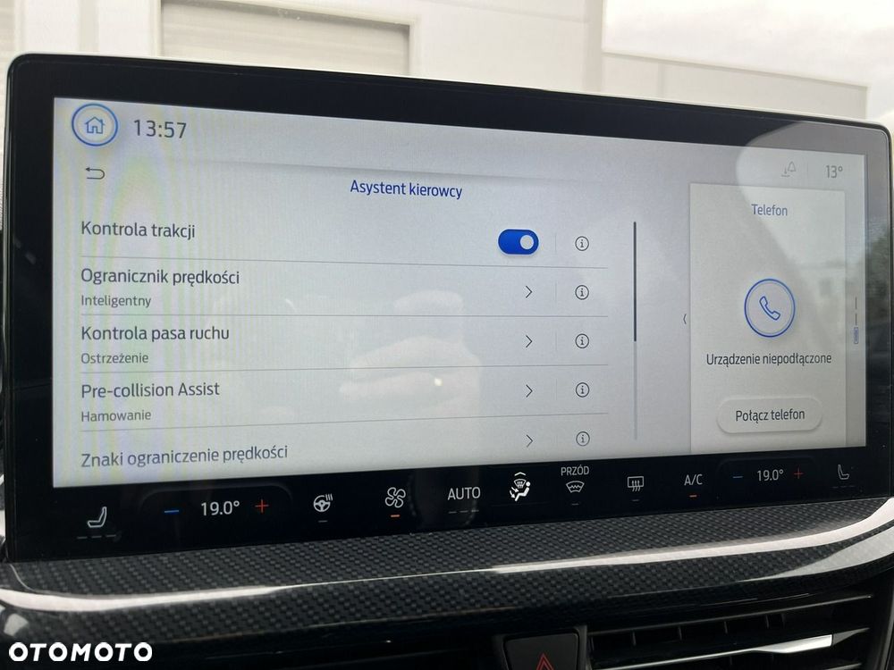 Ford Focus 1.0 EcoBoost Hybrid ST-LINE X - 30