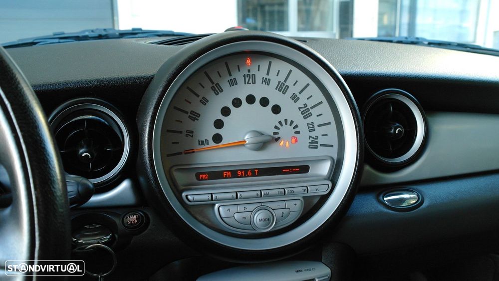 MINI 3 Portas One 1.4 - 23