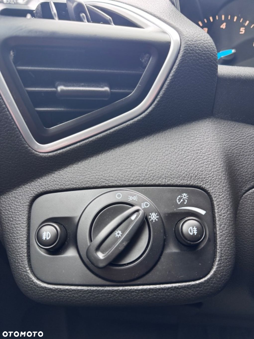 Ford Kuga - 22