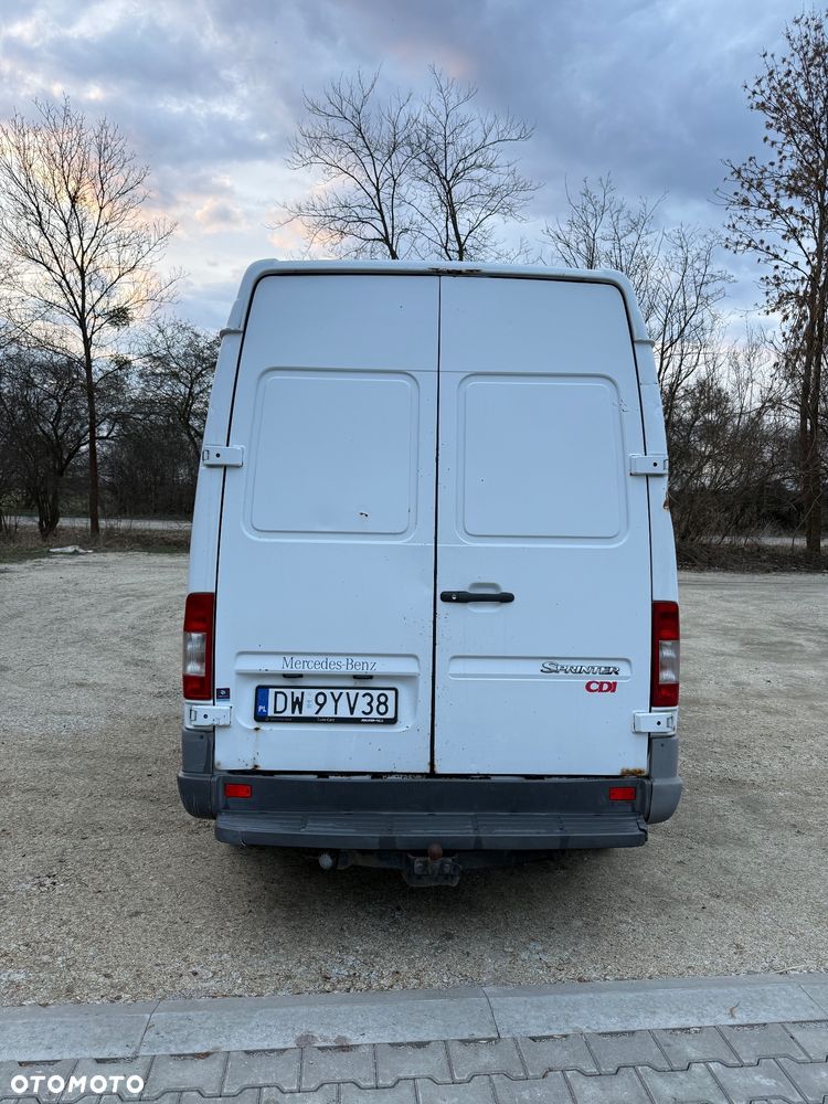 Mercedes-Benz Sprinter - 12