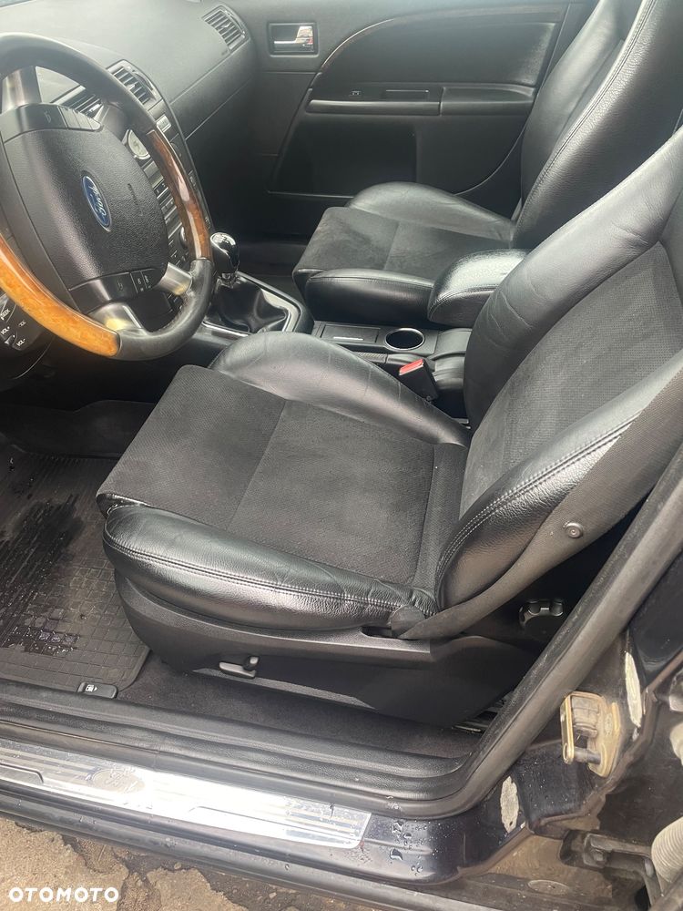 Ford Mondeo 2.0 TDCI Ghia - 11