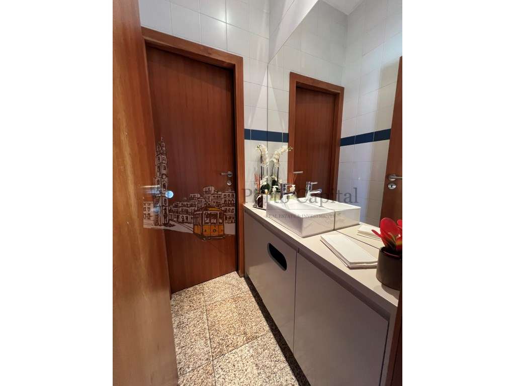 Escritório junto ao Aeroporto - Terraço Amplo e Excelentes Condições - Grande imagem: 3/20