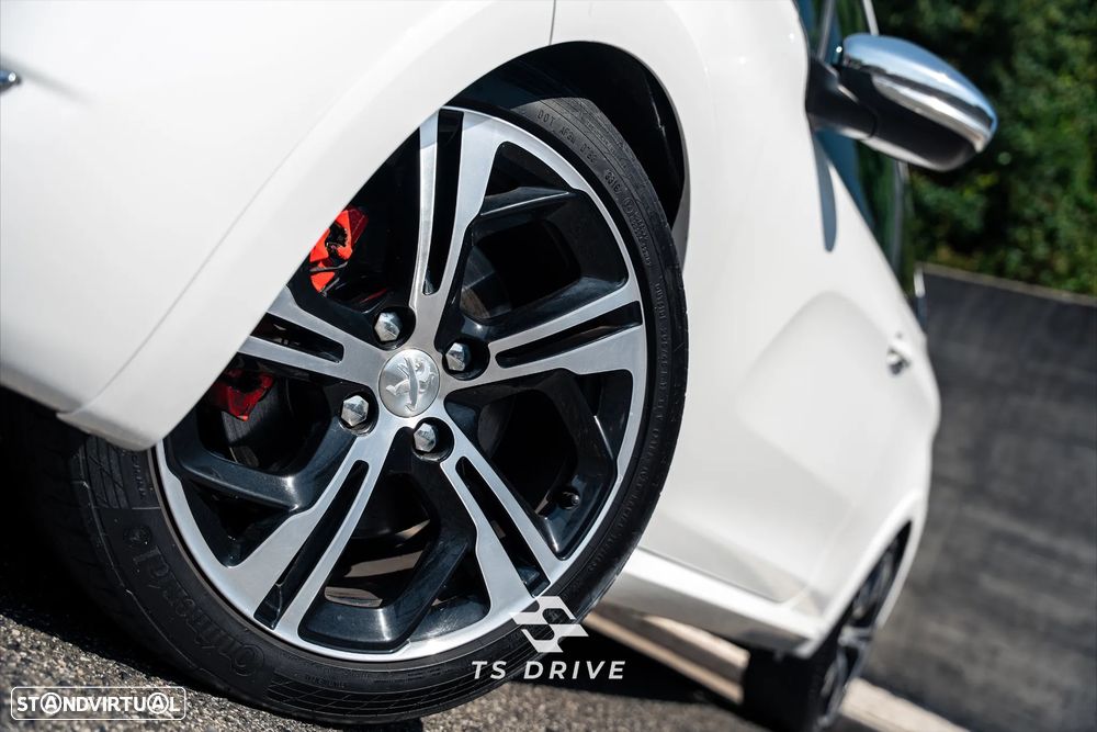 Peugeot 208 GTI 200 THP - 9