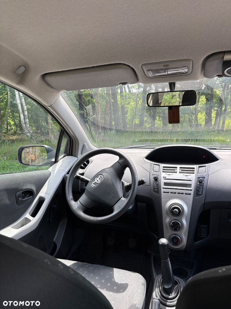 Toyota Yaris 1.3 Luna A/C - 5
