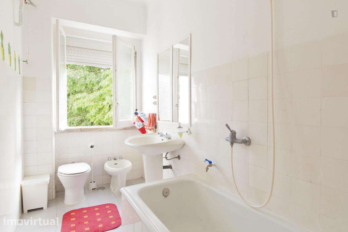 Quarto - localizado em São Sebastião Lisbon - Grande imagem: 2/15