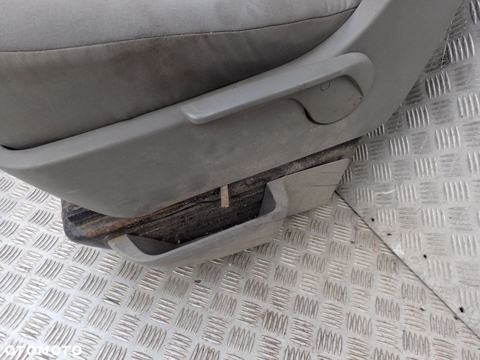 FOTEL KIEROWCY MULTIVAN  VW T5 - 5