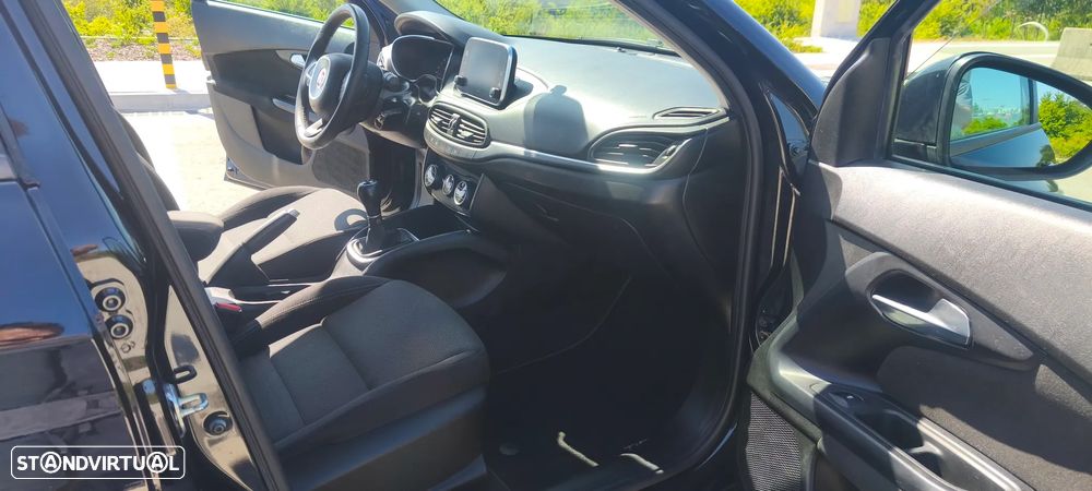 Fiat Tipo Station Wagon 1.3 M-Jet Lounge Tech - 17
